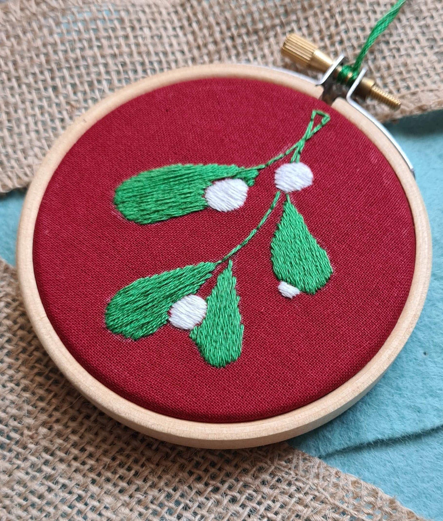 Paraffle Kits for Beginners Christmas Bauble Embroidery Kit - Mistletoe