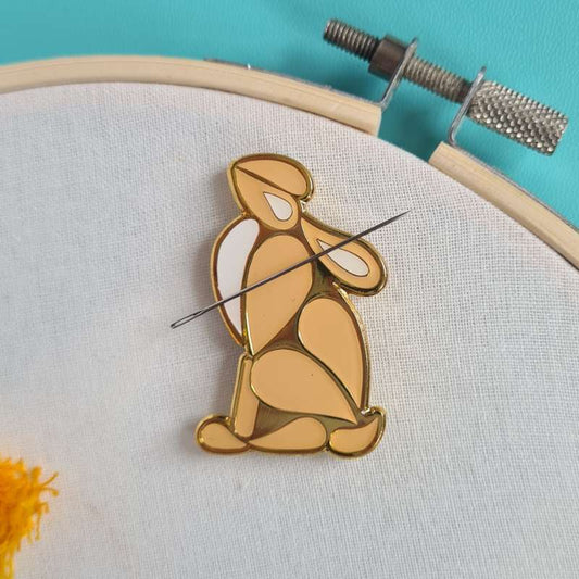 Hare Magnetic Needle Minder